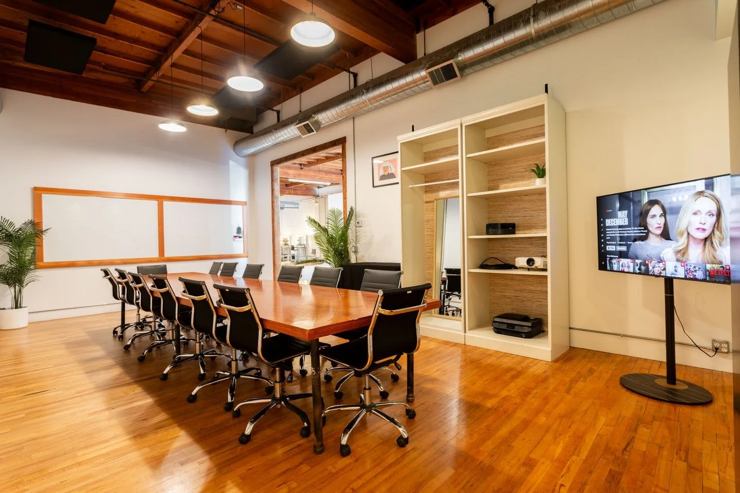 VIP Executive Meeting Room in Silver Lake — 2