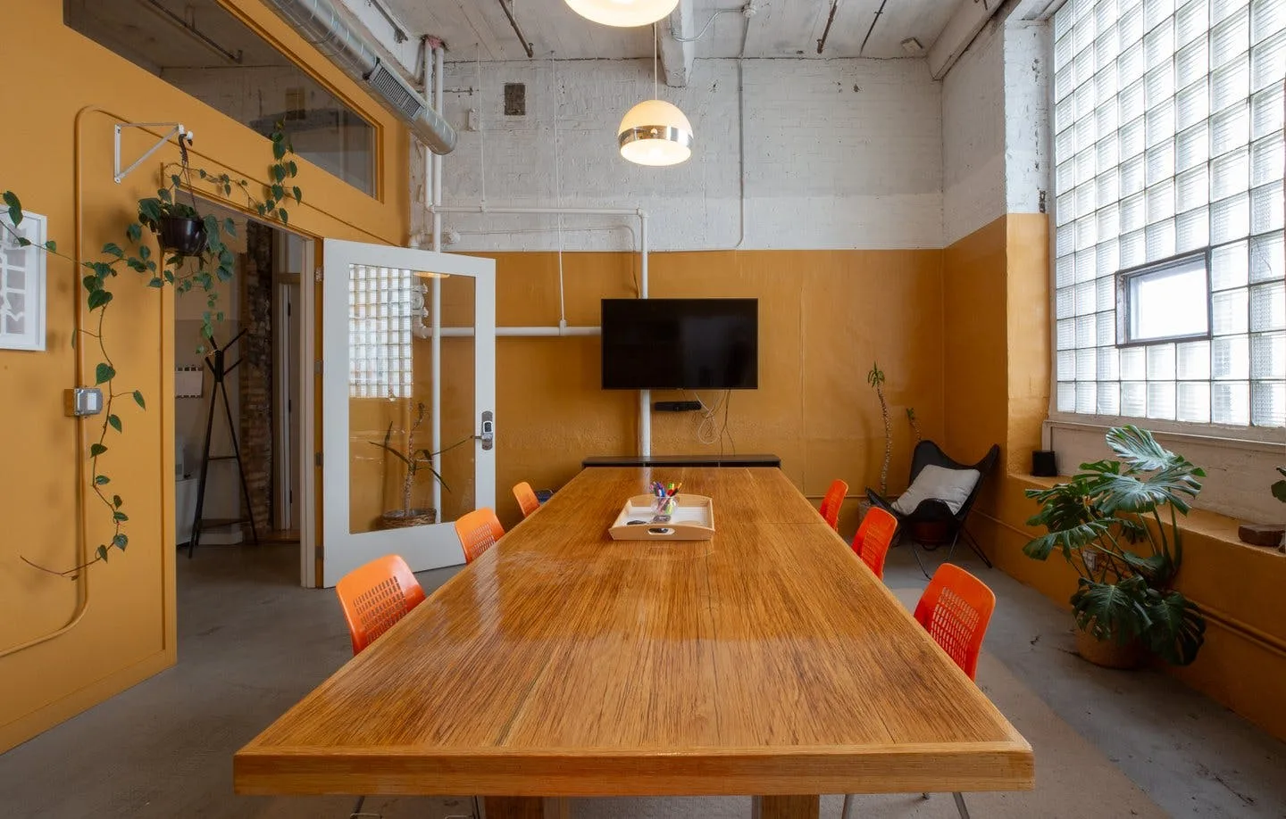 Warm Sunlit Conference Room in West Town — 2