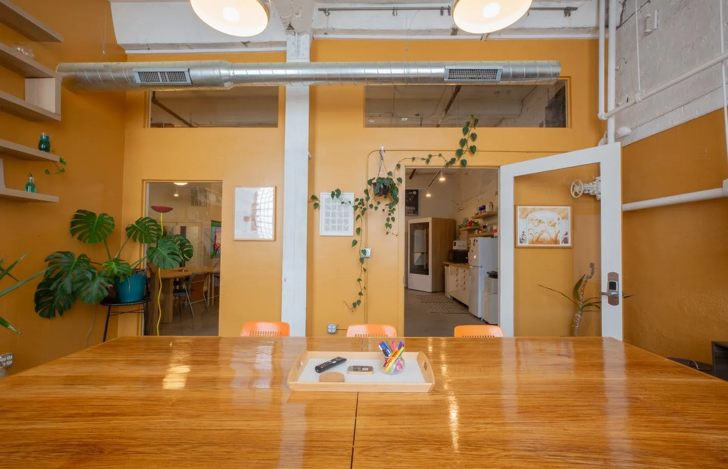 Warm Sunlit Conference Room in West Town — 4