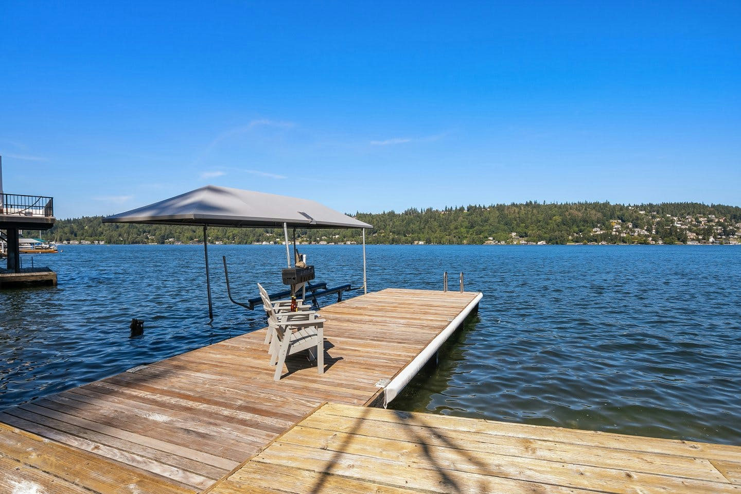 Water Front Space with Lake Sammamish Views in Bellevue — 4
