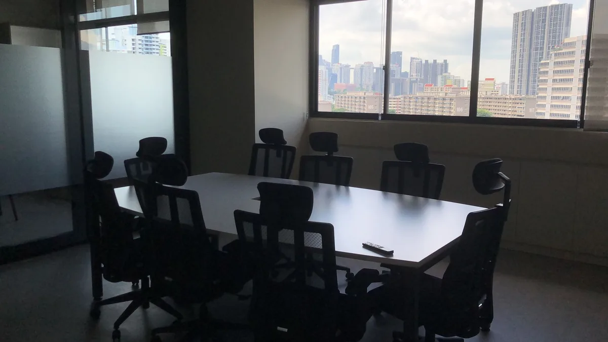 Well-Equipped Meeting Room with Unblocked Views, 22 sqm, networking event, pop-up rental in Singapore, second interior view