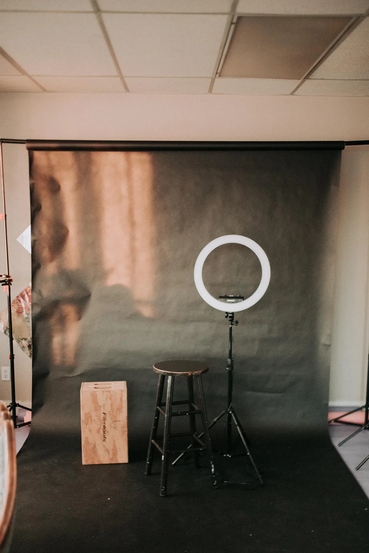 Well-Equipped Photography Studio with Props, 37 sqm, photo shoot, pop-up rental in Anchorage, interior view