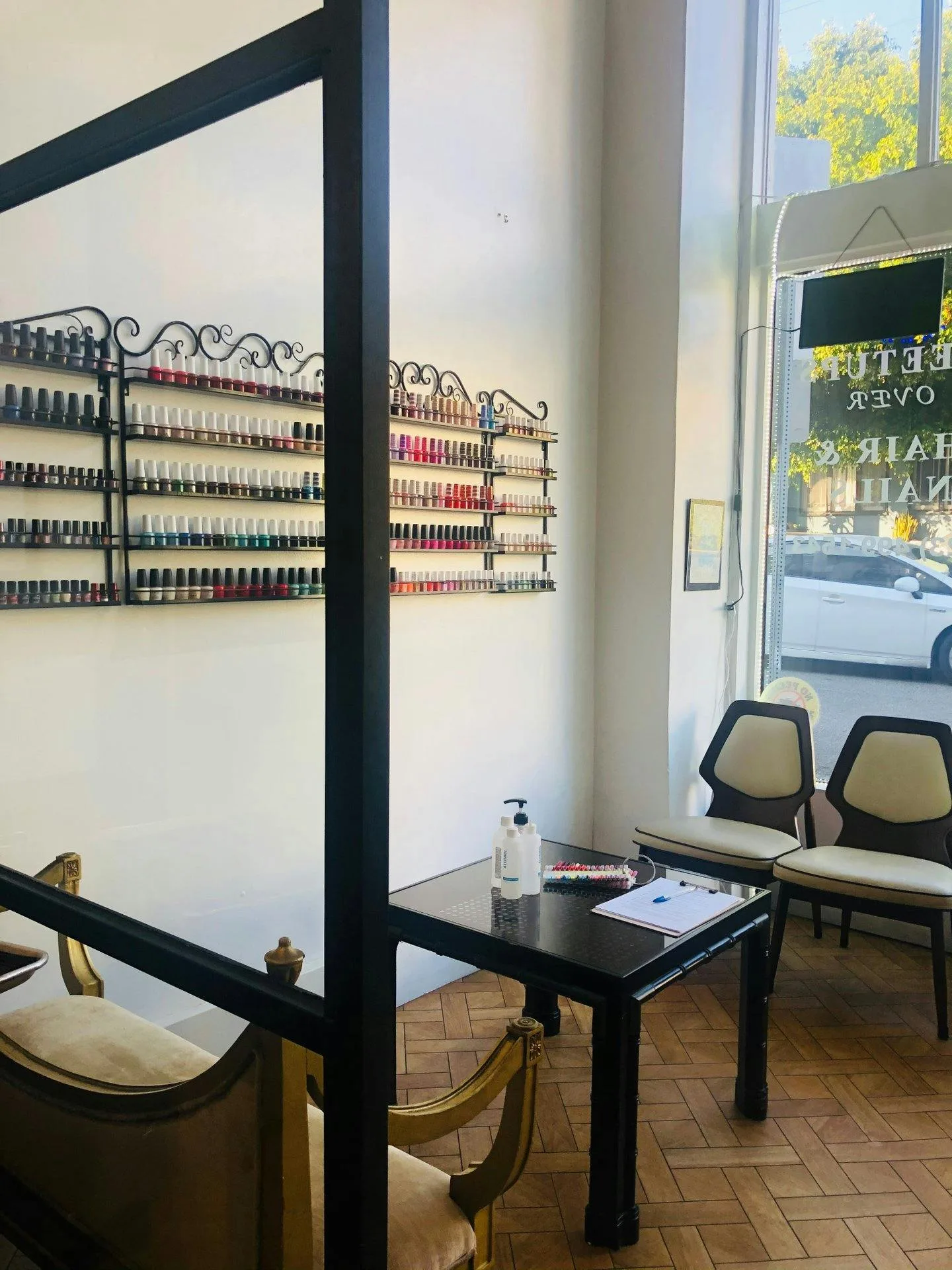West Hollywood Salon Retreat on Fountain Avenue — 4