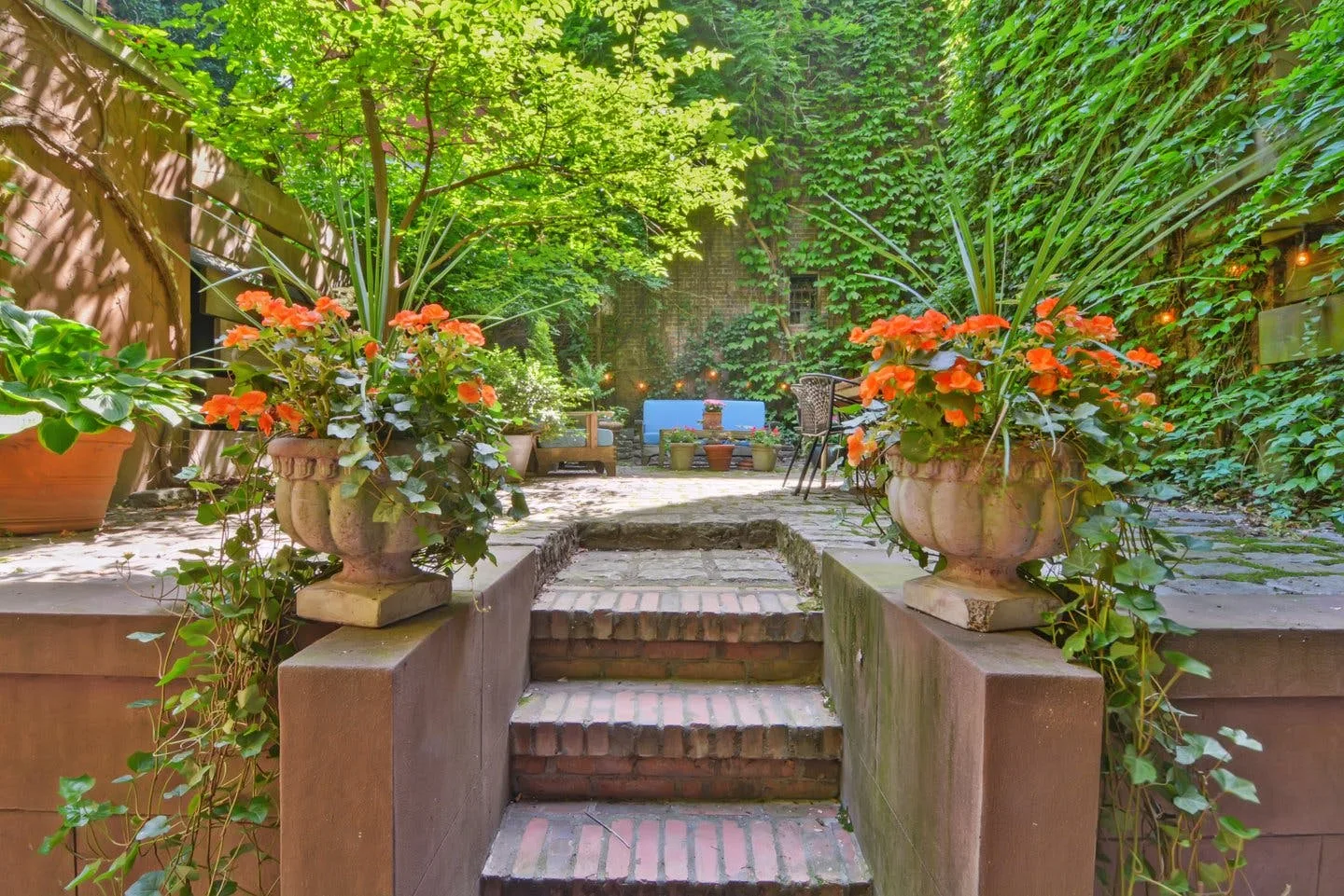 West Village Garden Oasis in New York — 4