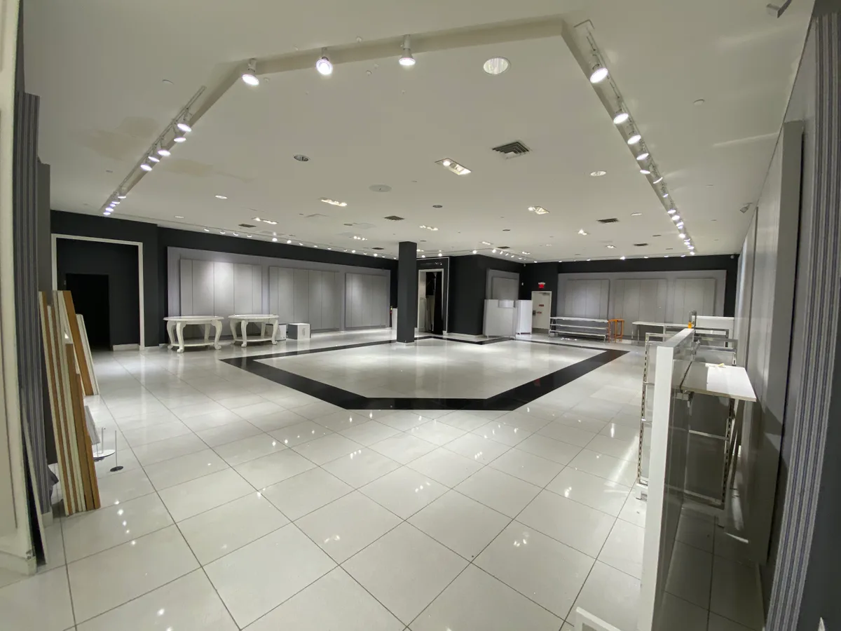 White-Box Boutique Space in Retail Hub, 93 sqm, art exhibition, pop-up rental in Rowland Heights