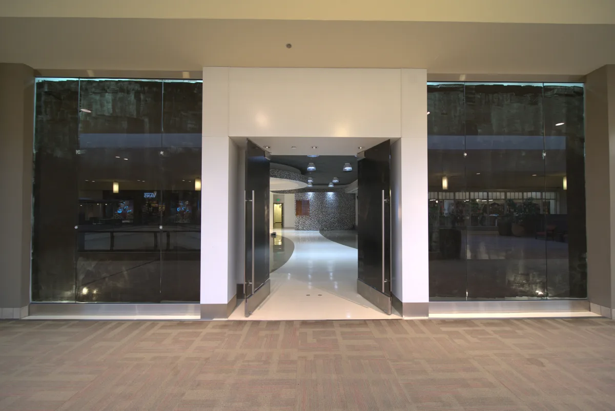 White-Box Boutique Space in Retail Hub, 93 sqm, art exhibition, pop-up rental in Rowland Heights, second interior view