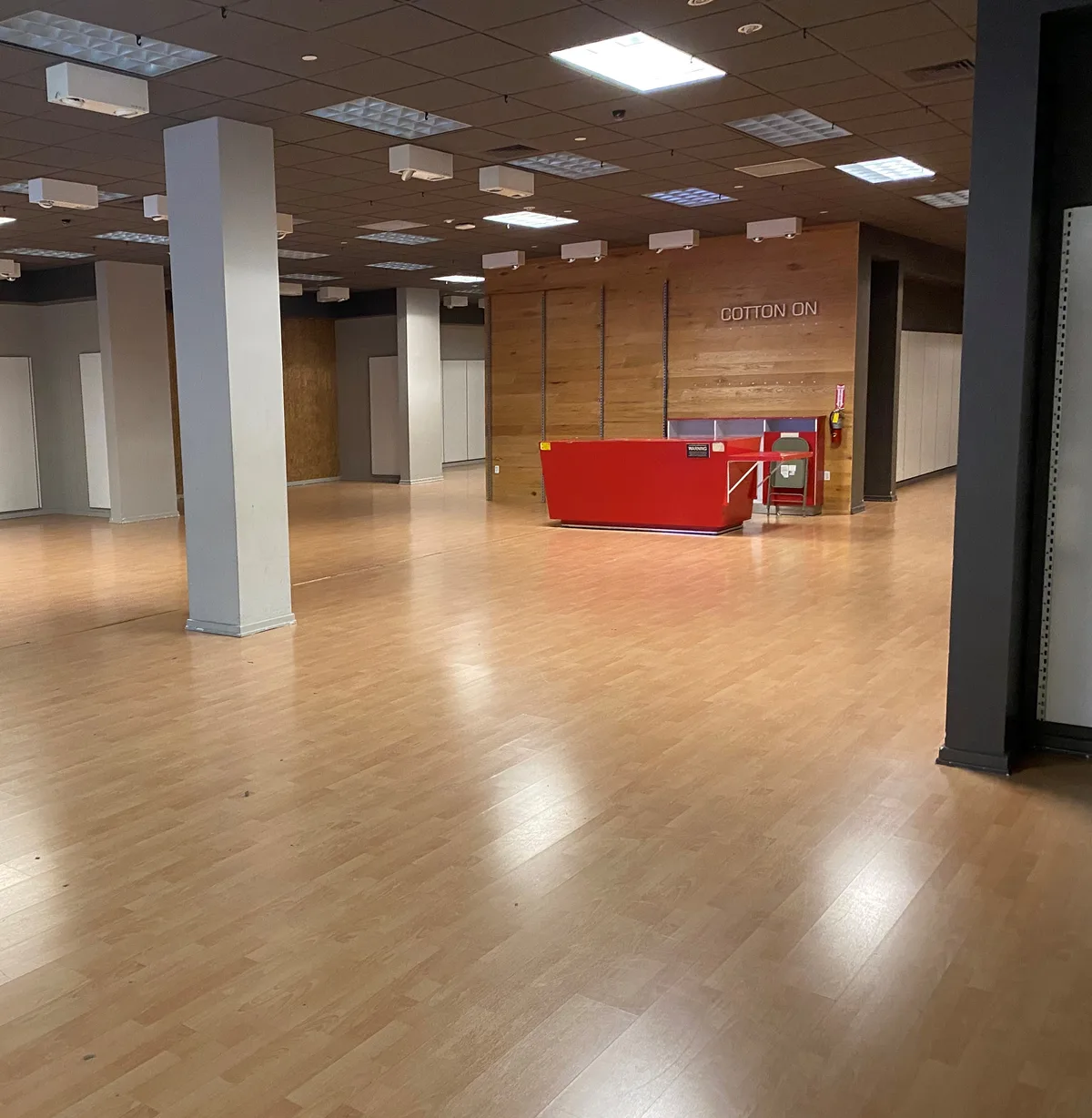 White-Box Boutique Space in Retail Hub, 93 sqm, art exhibition, pop-up rental in Rowland Heights, additional interior view