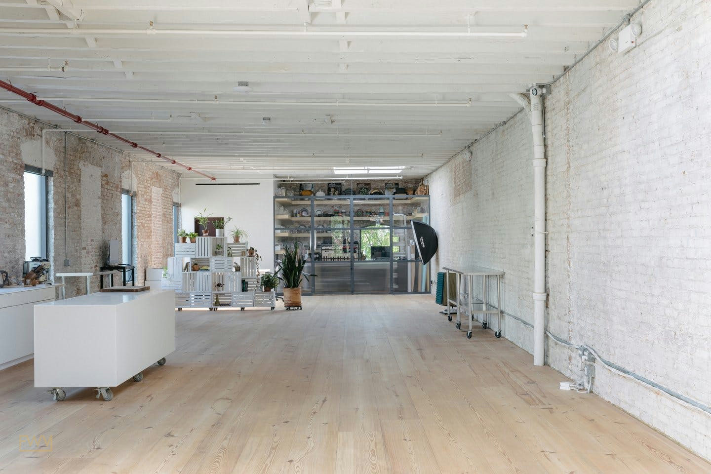 White Commercial Kitchen Photostudio in Brooklyn, 232 sqm, pop up store