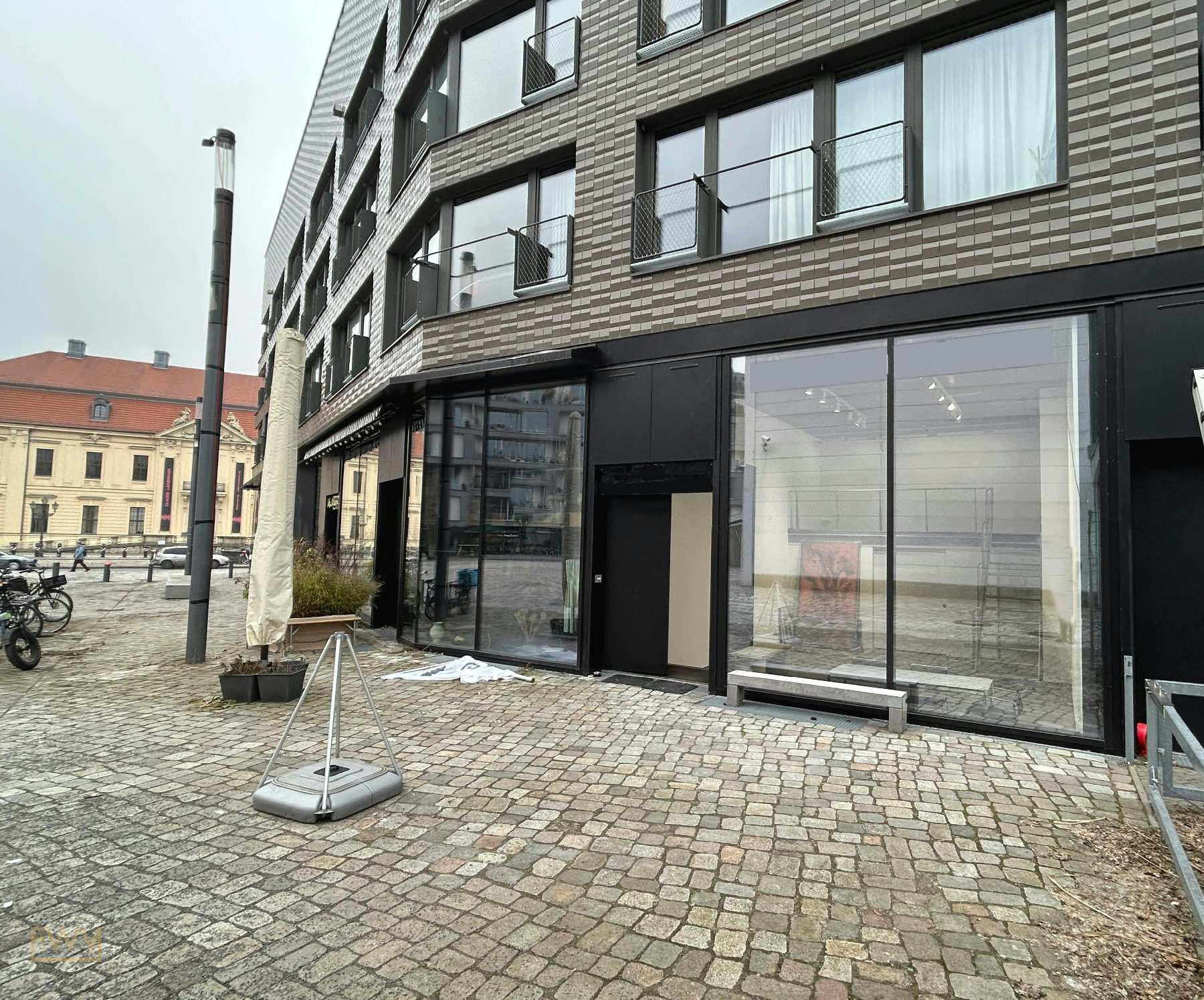 White Cube Space in Heart of Berlin, 69 sqm, showroom presentation, pop-up rental