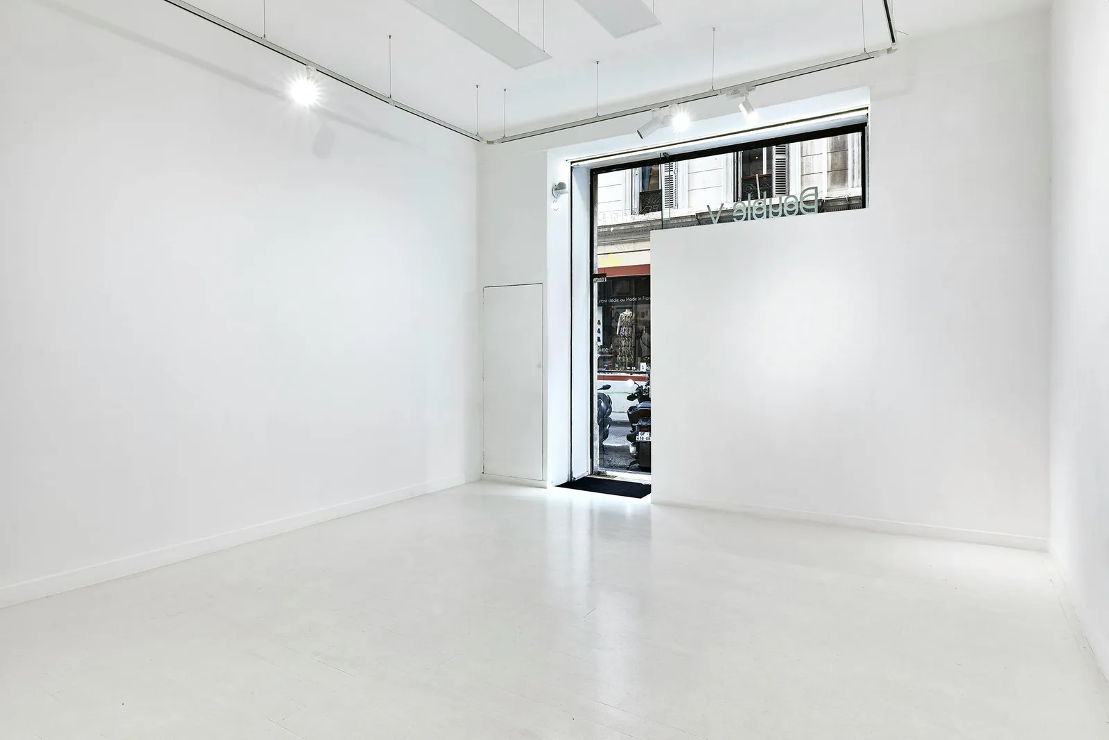 White Cube Space on Rue Saint-Jacques, Marseille — 2