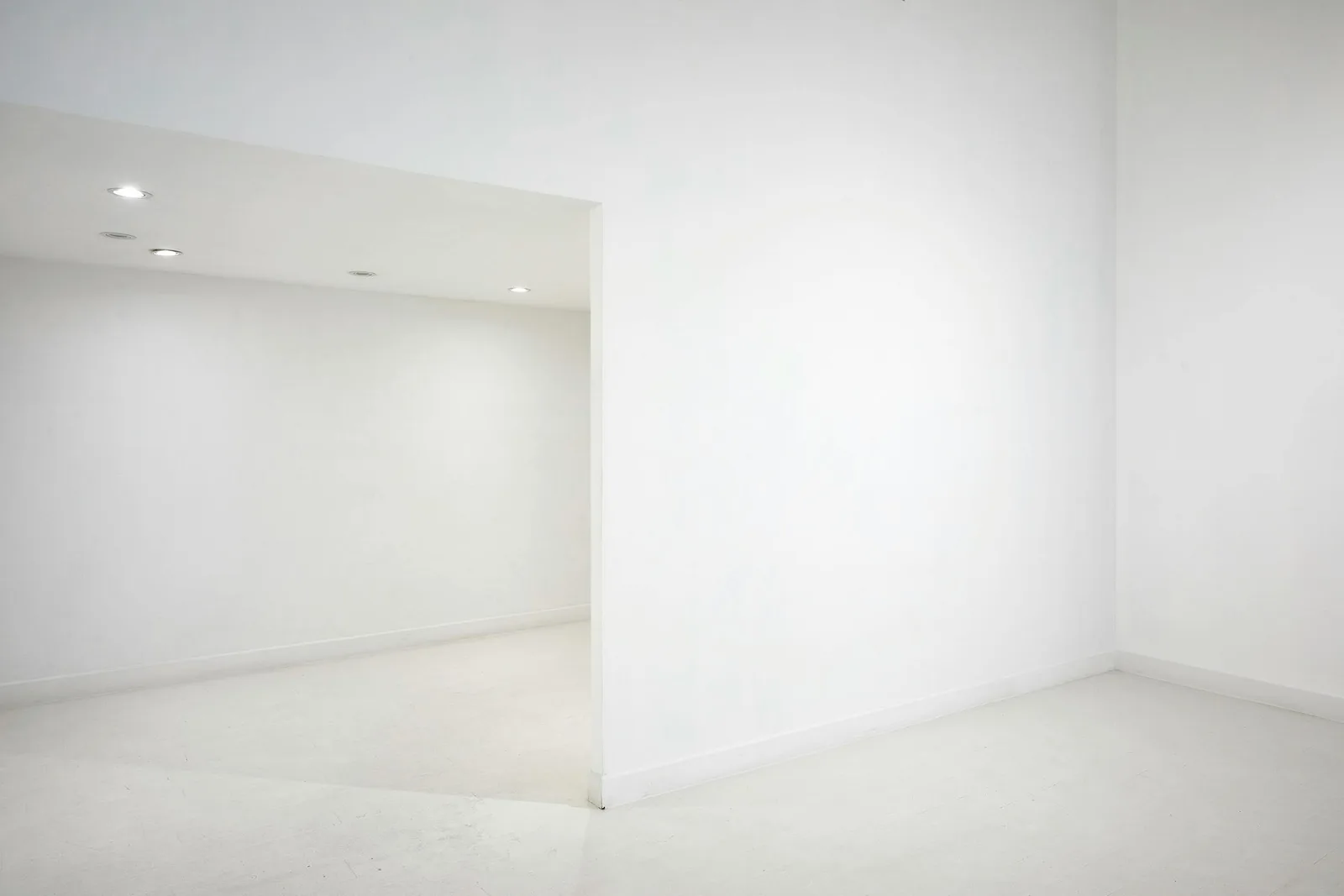 White Cube Space on Rue Saint-Jacques, Marseille — 5