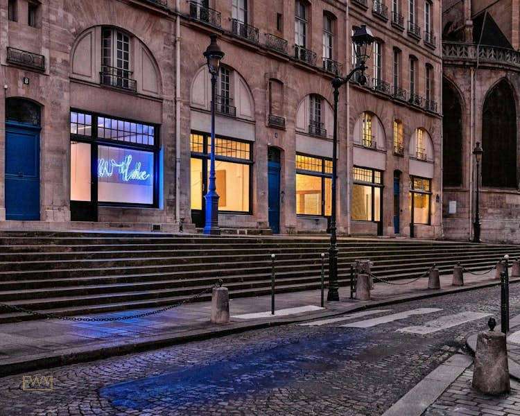 WILDE Showroom: 210 sqm Commercial Space in Paris 75004, pop up store